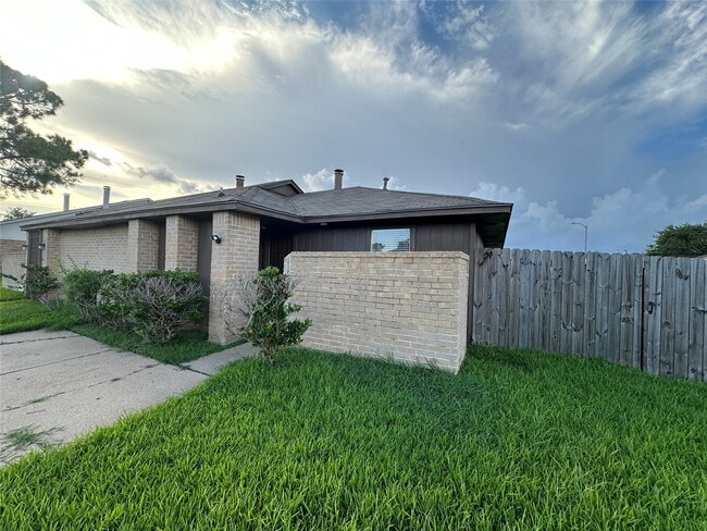 property at 5434 Parkridge Dr