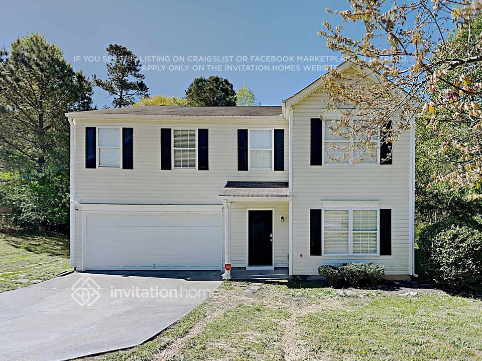 456 Crested View Dr in Loganville, GA - Building Photo