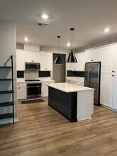 33045 Powell Ln in Winchester, CA - Building Photo - Building Photo