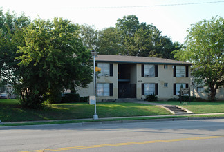 Marina Del Rey Apartments in Dallas, TX - Building Photo - Building Photo