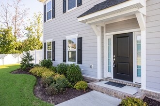 8170 Carriage Homes Dr in Henrico, VA - Building Photo - Building Photo