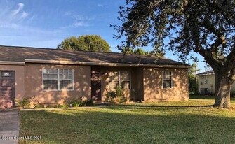 151 Mabry St in Sebastian, FL - Building Photo
