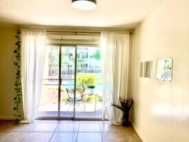 1855 Diamond St, Unit 112 in San Diego, CA - Building Photo