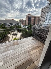65 W Broadway, Unit 2B in Long Beach, NY - Building Photo - Building Photo