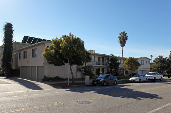 1306 Arizona Ave in Santa Monica, CA - Foto de edificio - Building Photo