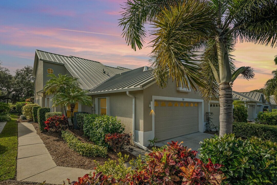 135 Aquarina Blvd in Melbourne Beach, FL - Building Photo