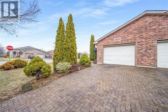 4304 Showdown Ave in Windsor, ON - Building Photo - Building Photo