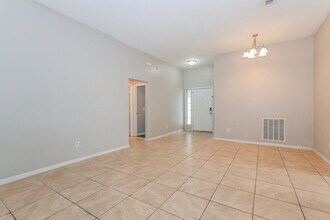 6011 Fillyside Trail in Jacksonville, FL - Foto de edificio - Building Photo