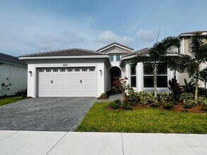 5401 Pecan Dr in Westlake, FL - Building Photo - Building Photo