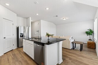 120 Honey Bee Rd in Jarrell, TX - Building Photo - Building Photo