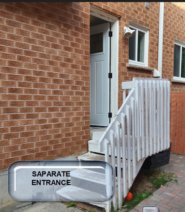 property at 24 Woodbury Crt