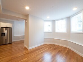 78 Gibbs St in Brookline, MA - Building Photo - Building Photo