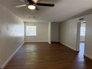 4831 W McElroy Ave in Tampa, FL - Building Photo - Building Photo