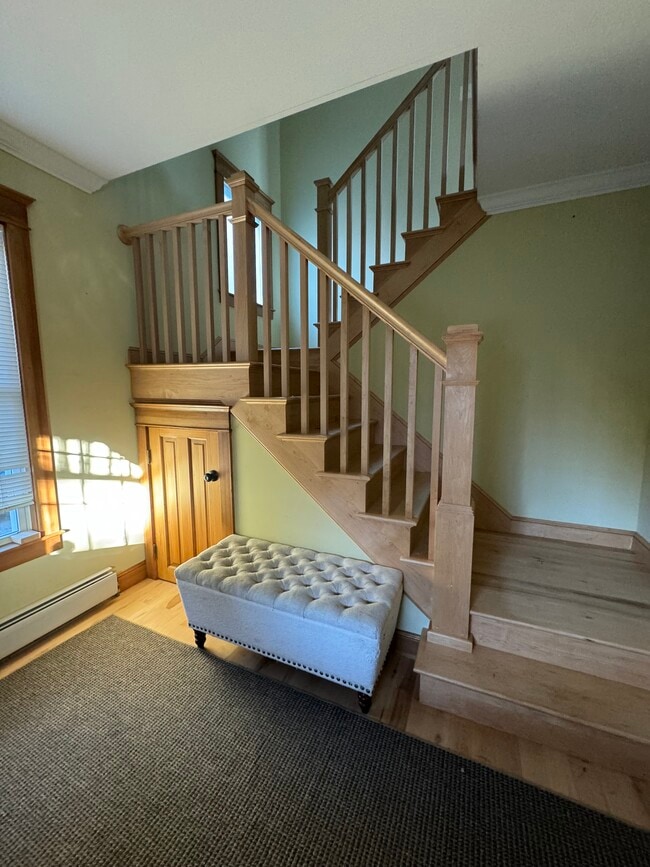 63 Merrimack St, Unit B in Concord, NH - Foto de edificio - Building Photo