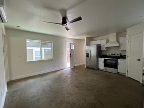 205 W 20th St in Chico, CA - Building Photo - Building Photo