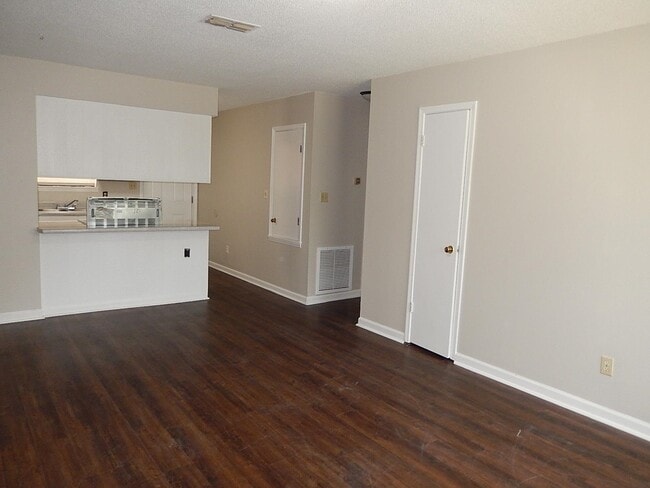 5524 Sullivan Rd in Tallahassee, FL - Building Photo - Building Photo
