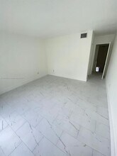 15389 S Dixie Hwy in Palmetto Bay, FL - Building Photo - Building Photo