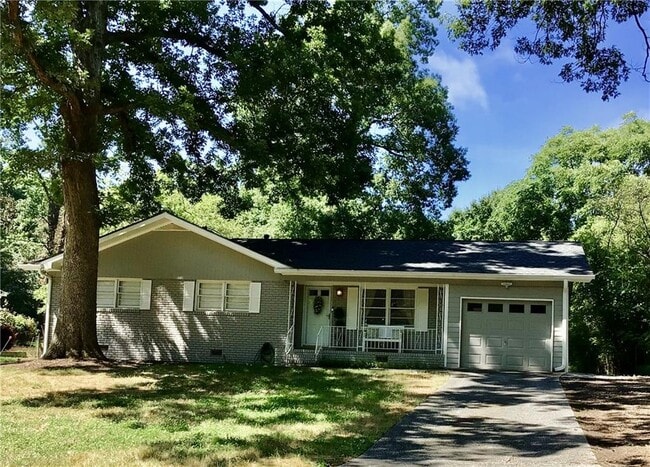 property at 1796 Mackinaw Pl SE