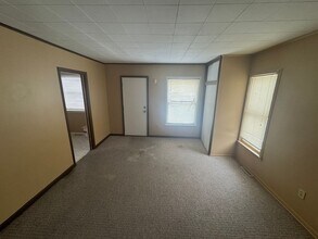 2401 Lowell Ave in Saginaw, MI - Building Photo - Building Photo