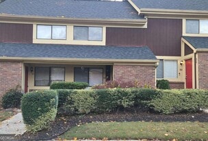 54 Country Pl Ct in Alpharetta, GA - Building Photo