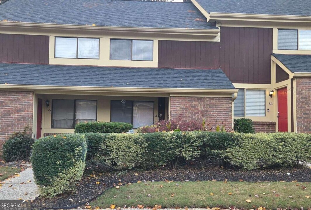 54 Country Pl Ct in Alpharetta, GA - Foto de edificio