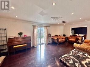 257 Fincham Ave in Markham, ON - Building Photo - Building Photo