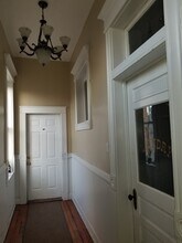 208 N Main St, Unit 201 in Taylor, TX - Building Photo - Building Photo