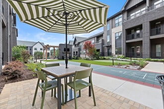 EVOQ EAST COBB in Marietta, GA - Foto de edificio - Building Photo