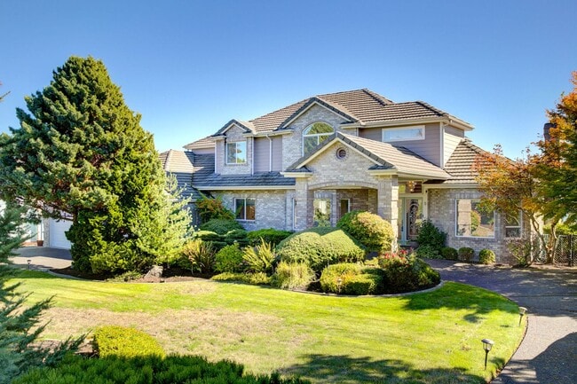 property at 1539 13th Court Fi