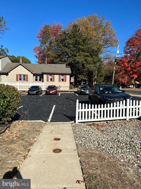 111 E Beechwood Ave in Oaklyn, NJ - Building Photo