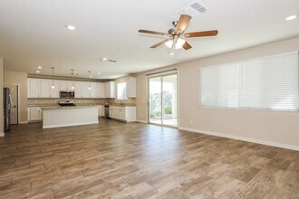 2352 W Jessica Ln in Phoenix, AZ - Building Photo - Building Photo