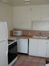 1128 6th Ave, Unit 4 in Venice, CA - Foto de edificio - Building Photo