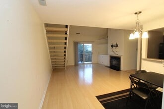 5220 Ravens Crest Dr in Plainsboro, NJ - Building Photo - Building Photo