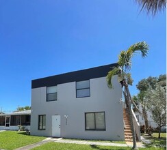 2240 Simms St in Hollywood, FL - Building Photo - Primary Photo