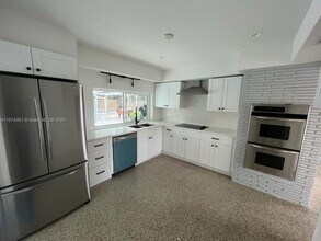 1931 NE 186th Dr in North Miami Beach, FL - Building Photo - Building Photo