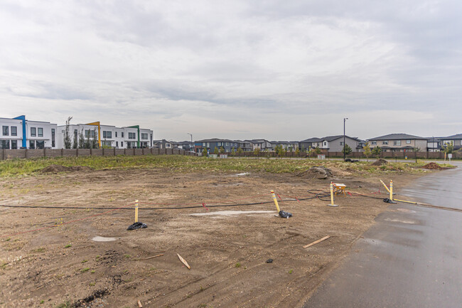 Cantiro Townhomes in Edmonton, AB - Building Photo - Building Photo