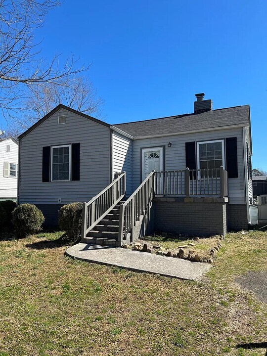 2605 Orton Dr in Maryville, TN - Building Photo