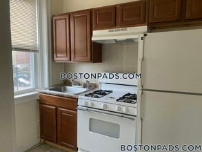 248 Kelton St, Unit 8 in Boston, MA - Foto de edificio - Building Photo
