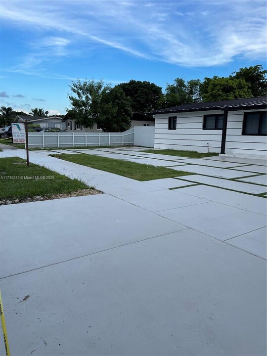 14940 SW 297th St in Homestead, FL - Building Photo