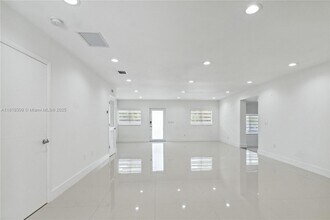 4655 SW 14th St in Miami, FL - Building Photo - Building Photo