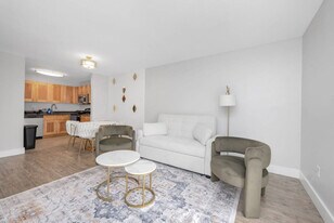 4307 W Kennedy Blvd in Tampa, FL - Building Photo