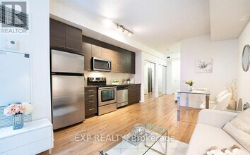 560-560 Front St W in Toronto, ON - Building Photo - Building Photo