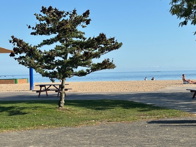 93 Seaside Ave in Guilford, CT - Building Photo - Building Photo