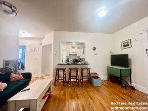 62 Egmont St in Brookline, MA - Foto de edificio - Building Photo