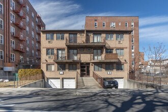 3225 Shore Pky in Brooklyn, NY - Building Photo - Building Photo