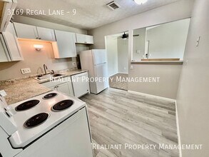 3169 Regal Ln in Groesbeck, OH - Building Photo - Building Photo