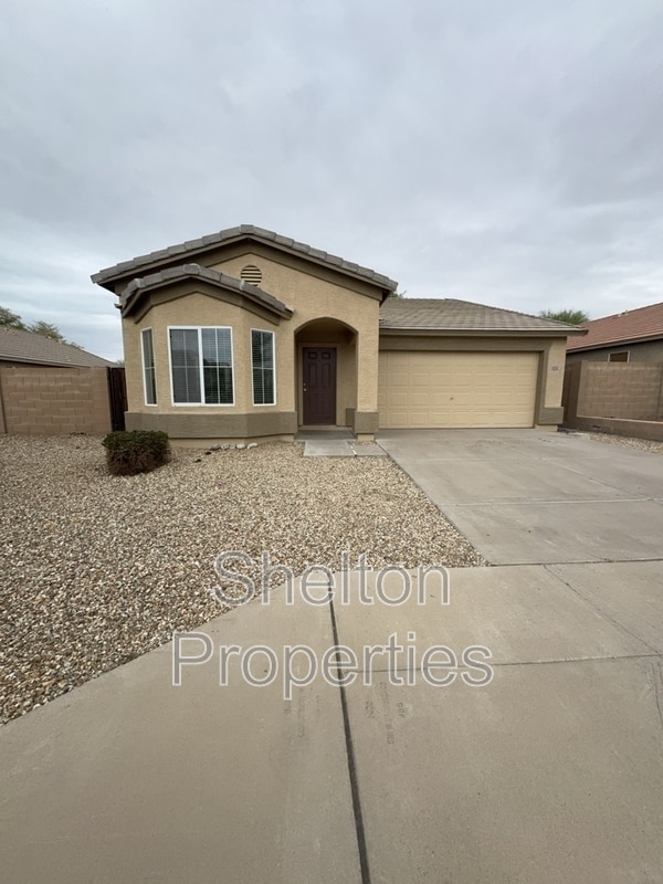 property at 926 S 241st Ave
