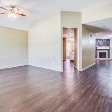 8040 Texridge Dr in Dallas, TX - Building Photo - Building Photo