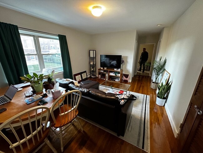 349A Pleasant St, Unit A2-6
