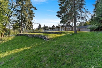 23720 Locust Wy in Bothell, WA - Building Photo - Building Photo